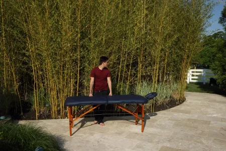 Светловолосый ангелочек Mia Malkova наслаждается массажем и трахом при помощи секс-машины на массажном столе