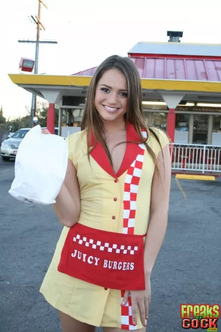Огромный член черного парня шокирует малышку Tori Black
